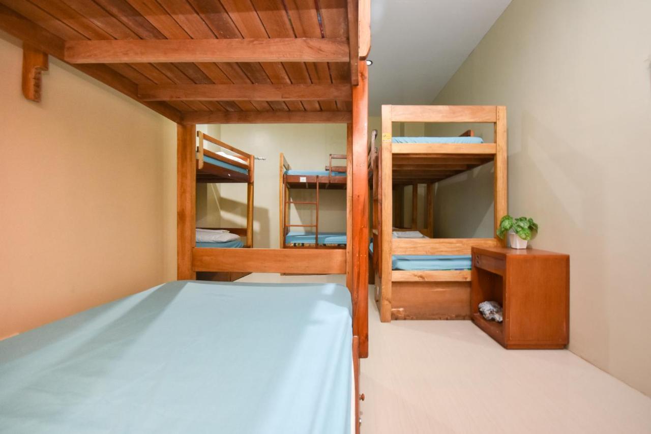 Хостел Boracay Backpackers Balabag  Екстер'єр фото