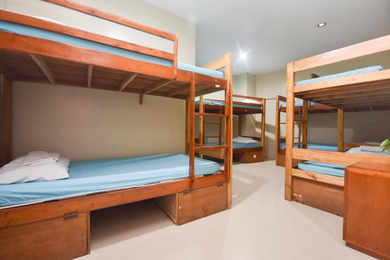 Хостел Boracay Backpackers Balabag  Екстер'єр фото