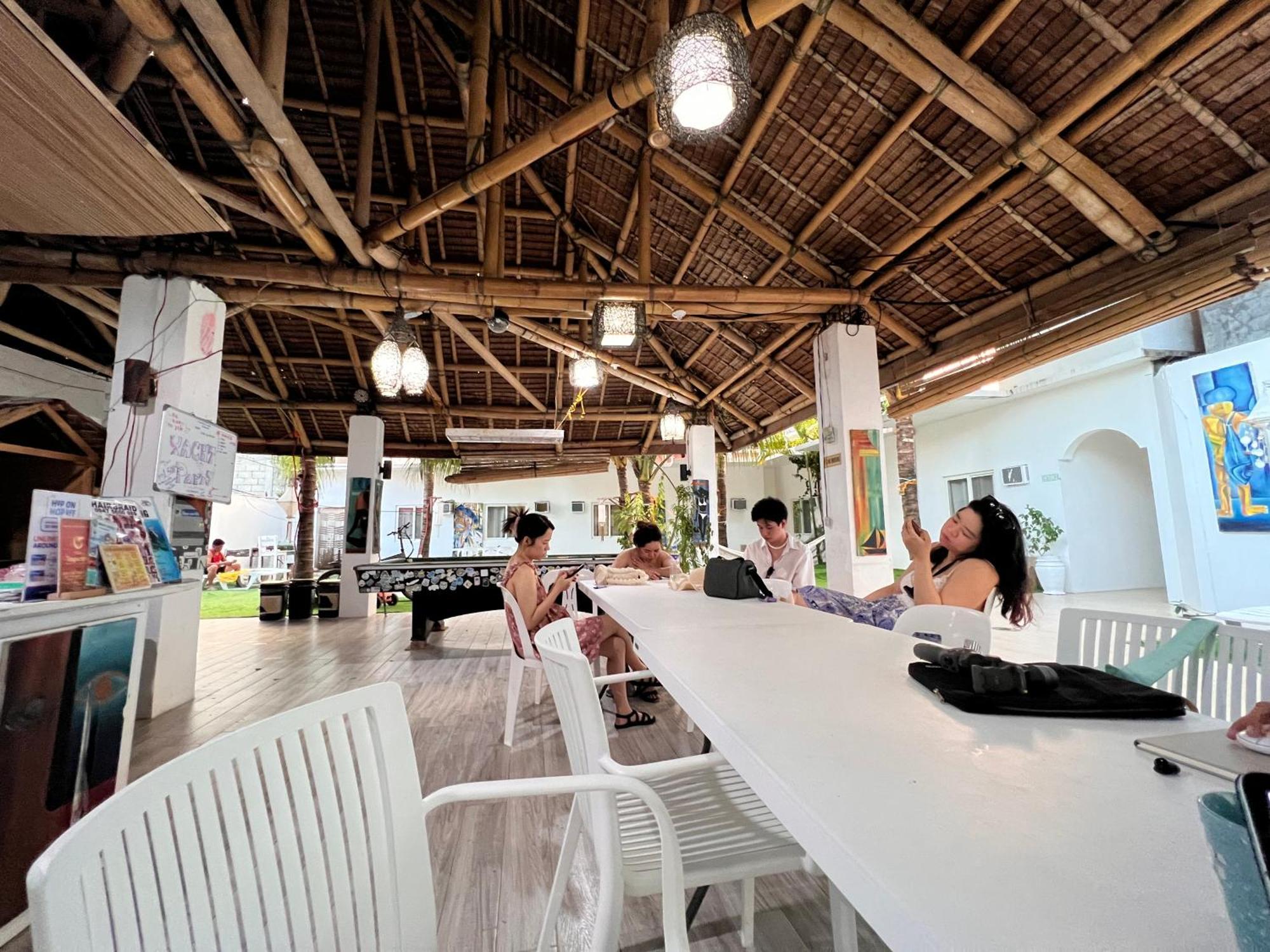 Хостел Boracay Backpackers Balabag  Екстер'єр фото