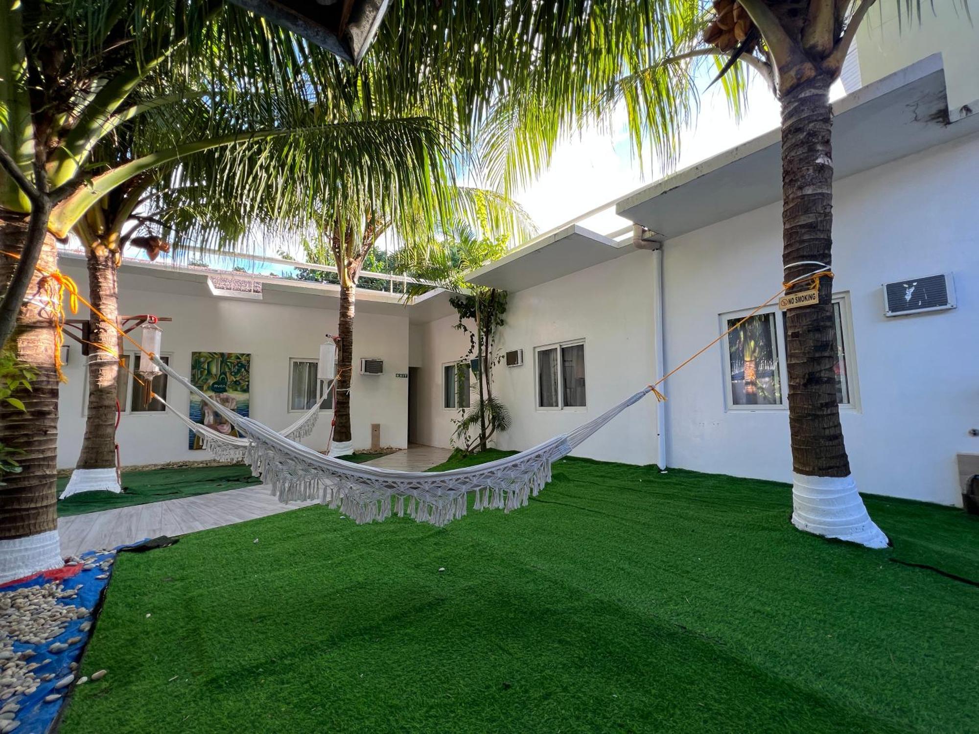 Хостел Boracay Backpackers Balabag  Екстер'єр фото