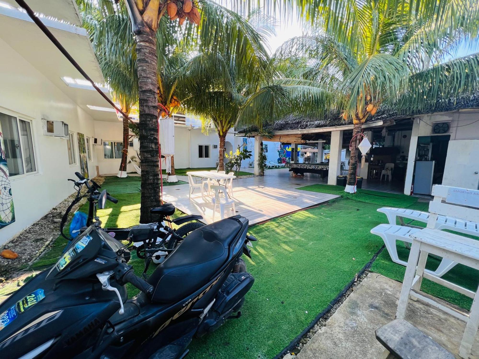 Хостел Boracay Backpackers Balabag  Екстер'єр фото