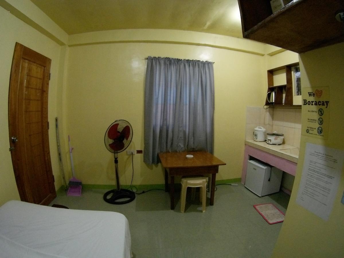 Хостел Boracay Backpackers Balabag  Екстер'єр фото